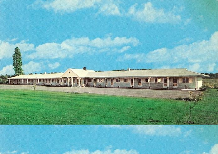 Colonial Motel - Old Postcard Photo (newer photo)